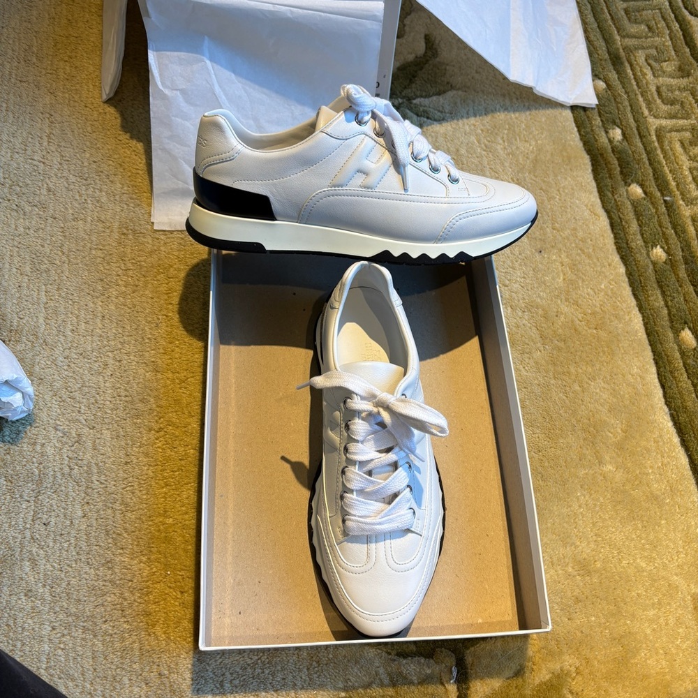 Hermes Women's White and Black Sneakers